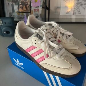 Adidas Samba Sneakers - Cream and Pink